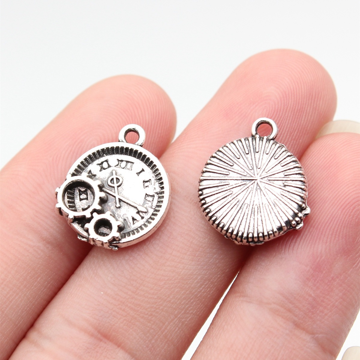 WYSIWYG – breloques d'horloge  - Vintage Fashion Stores avis et prix