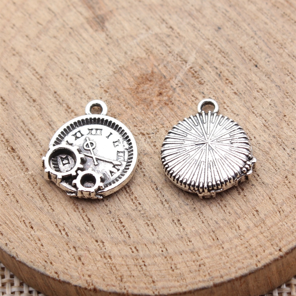 WYSIWYG – breloques d'horloge  - Vintage Fashion Stores avis et prix
